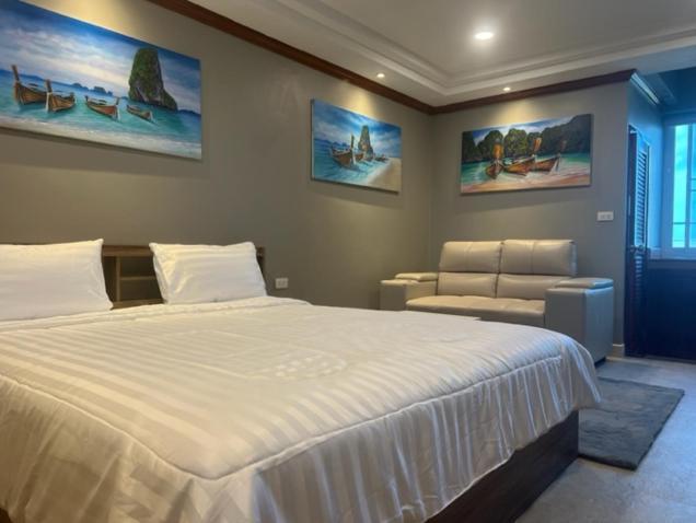 Andaman Sea Apartments Near Patong Beach - 28 Sqm With Kitchen, Private Bathroom, Seating Area, 65" Smart Tv With Free Wifi Exterior foto